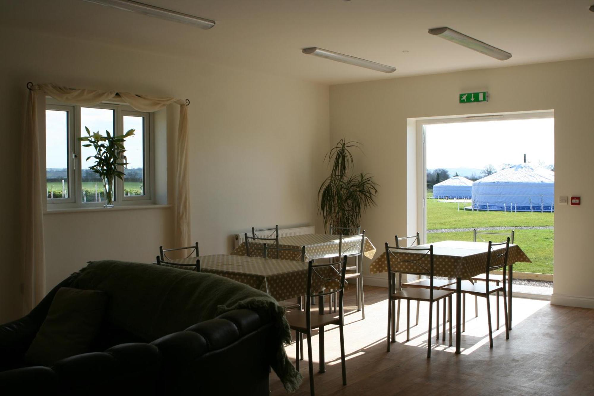 Caalm Camp Hotel Stour Provost ภายนอก รูปภาพ